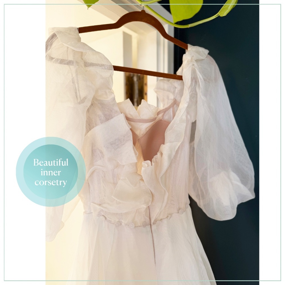 $7590 Monique Lhuillier Ambrosia Runway Bridal Gown - Picture 11 of 16